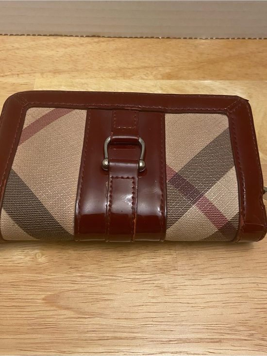 Burberry Handbags - Burberry Classic Nova Check Pattern Compact Wallet Burgundy with Silver Metal.